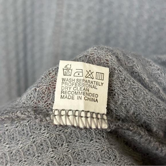 MIHOLL waffle knit grey long sleeve | Size Medium - Picture 8 of 8